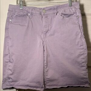 Lavender “Seven 7” Sunset Bermuda ladies shorts size 14